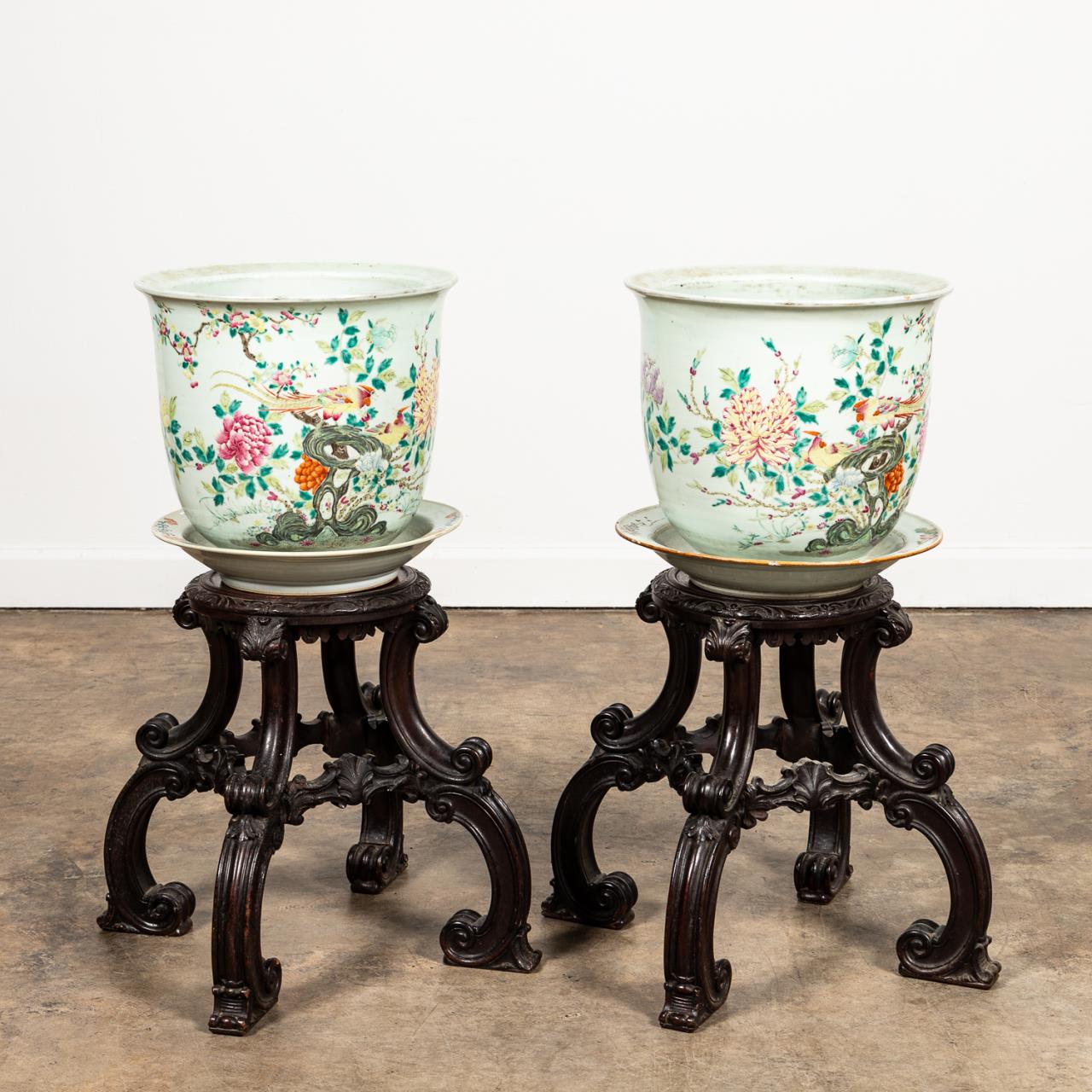 PAIR CHINESE PORCELAIN PLANTERS 359b33