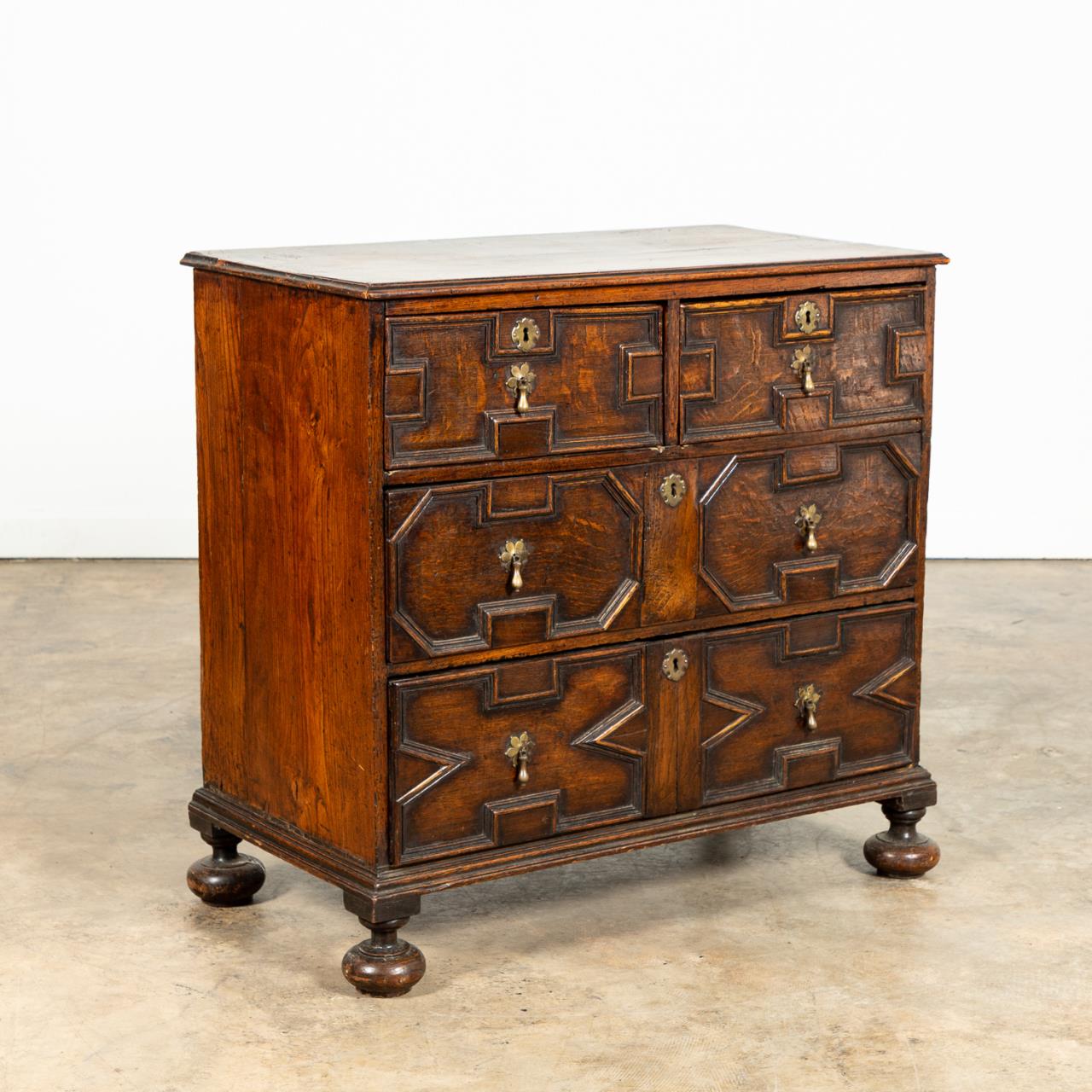 18TH C WILLIAM AND MARY FOUR DRAWER 35d8a1