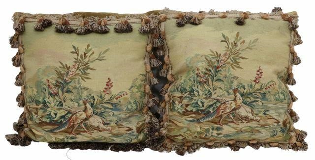 2 DECORATIVE TAPESTRY FRONT DOWN 35b604
