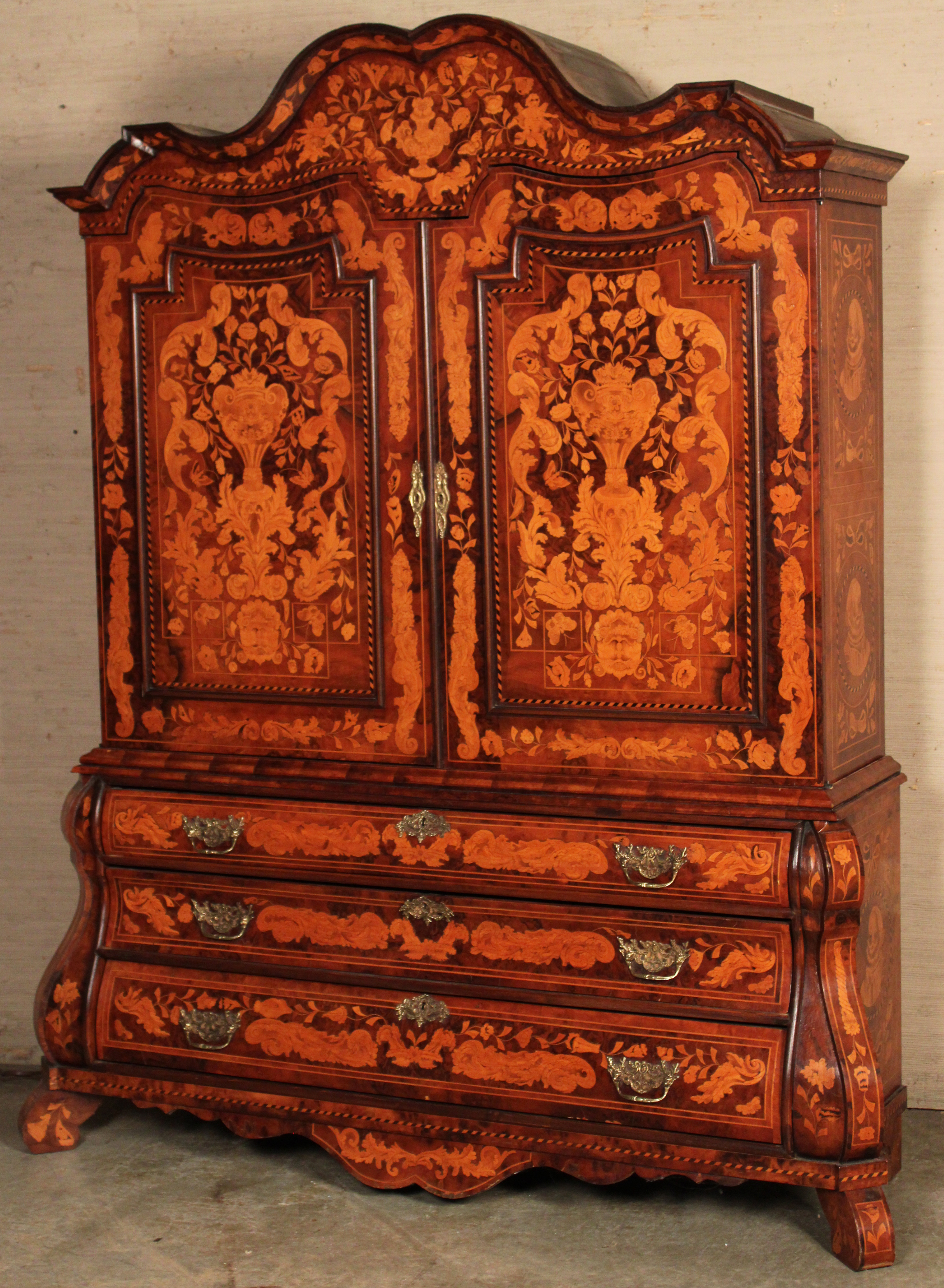MARQUETRY INLAID DUTCH STYLE BOMBE 35f3e2