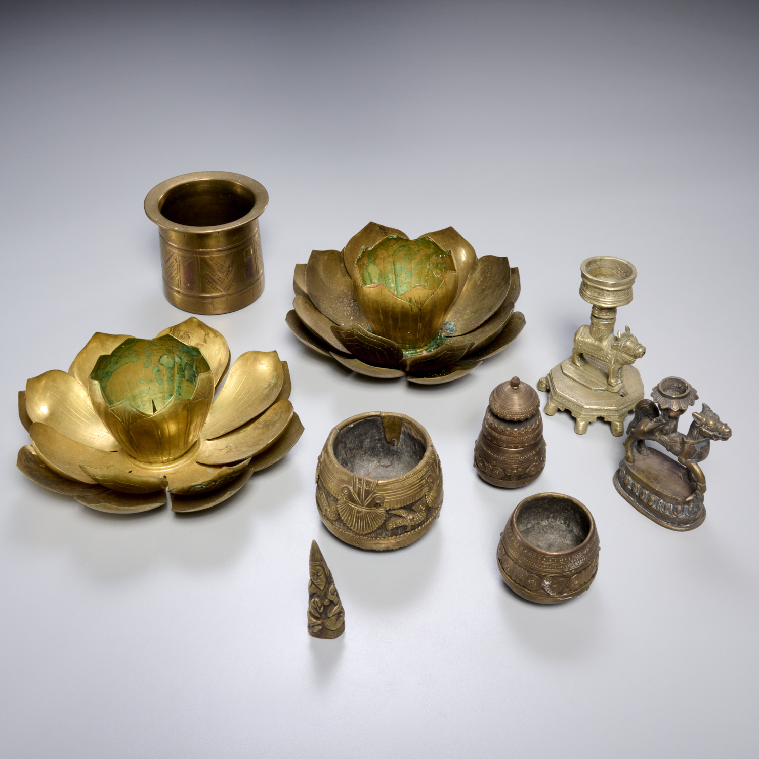GROUP ASIAN BRASS VESSELS AND OBJECTS 360325