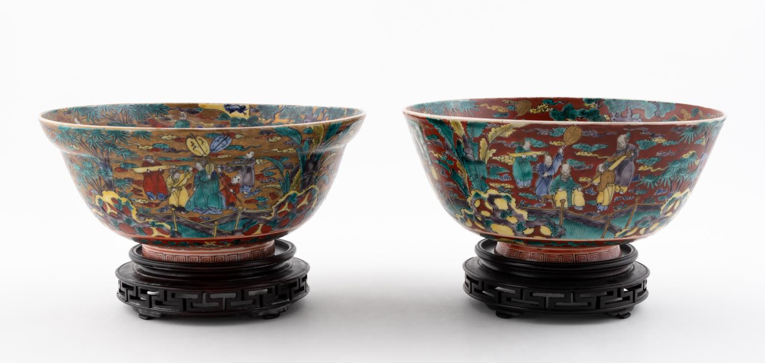 TWO HEAVILY DECORATED CHINESE 35e075