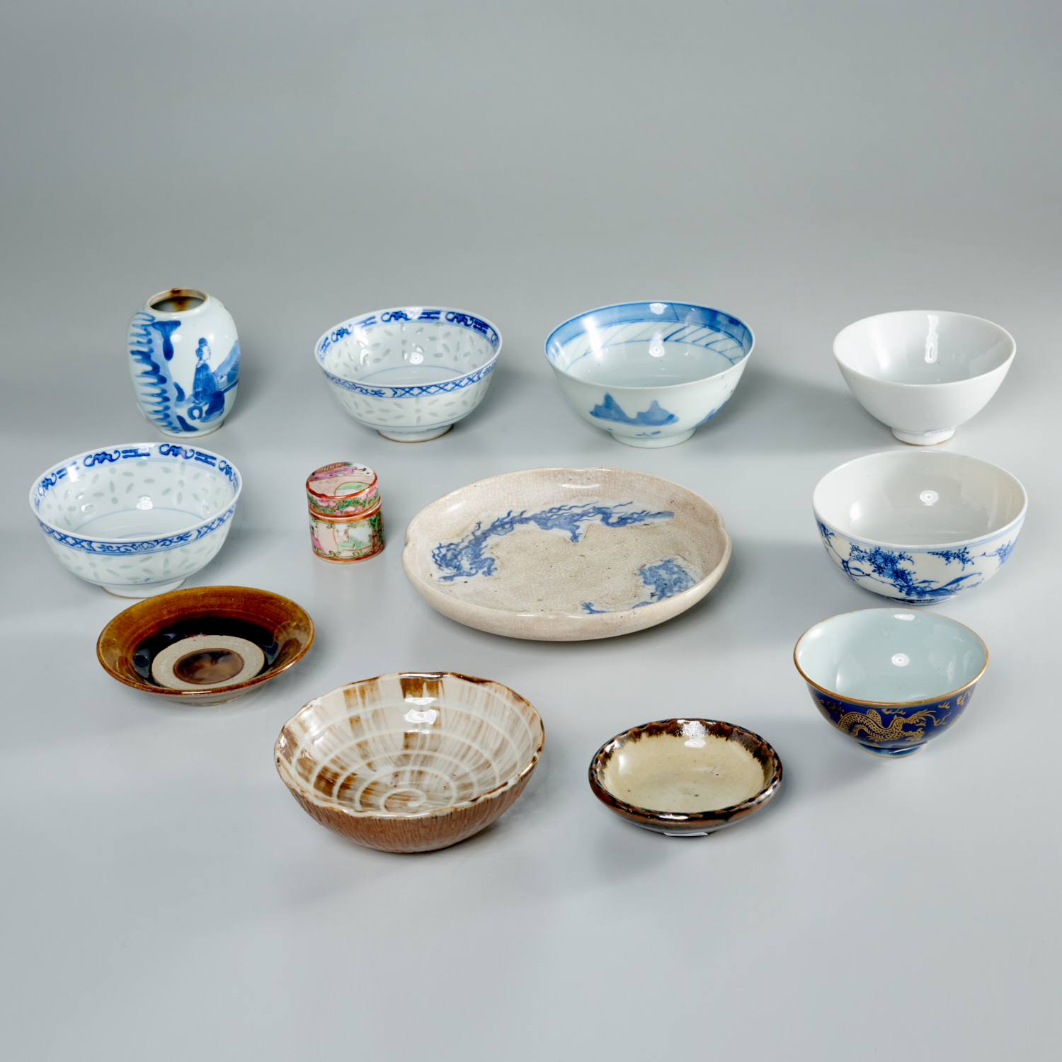 JAPANESE CHINESE PORCELAINS GROUP  36179a