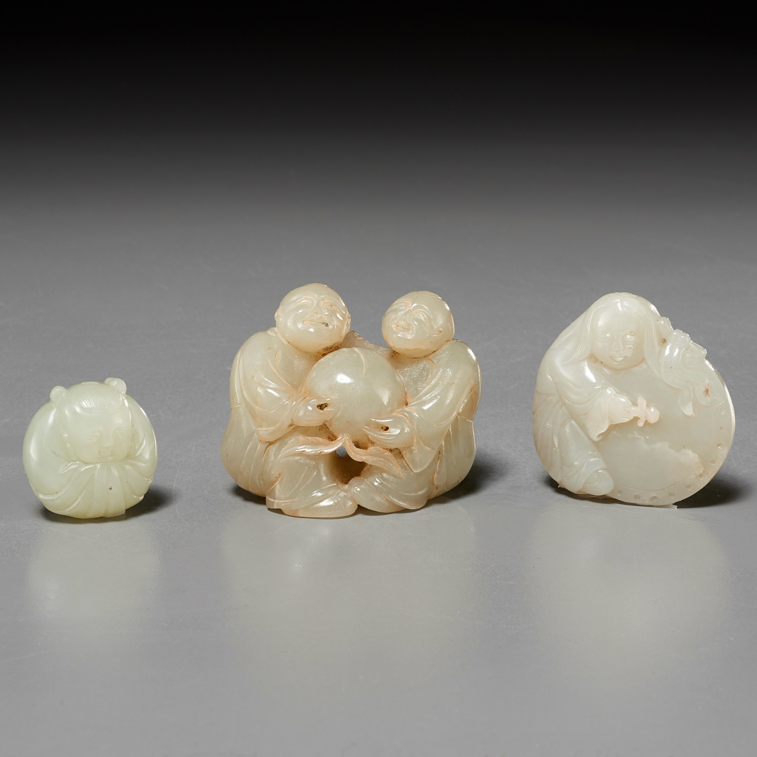  3 CHINESE CARVED JADE TOGGLES 3625ae