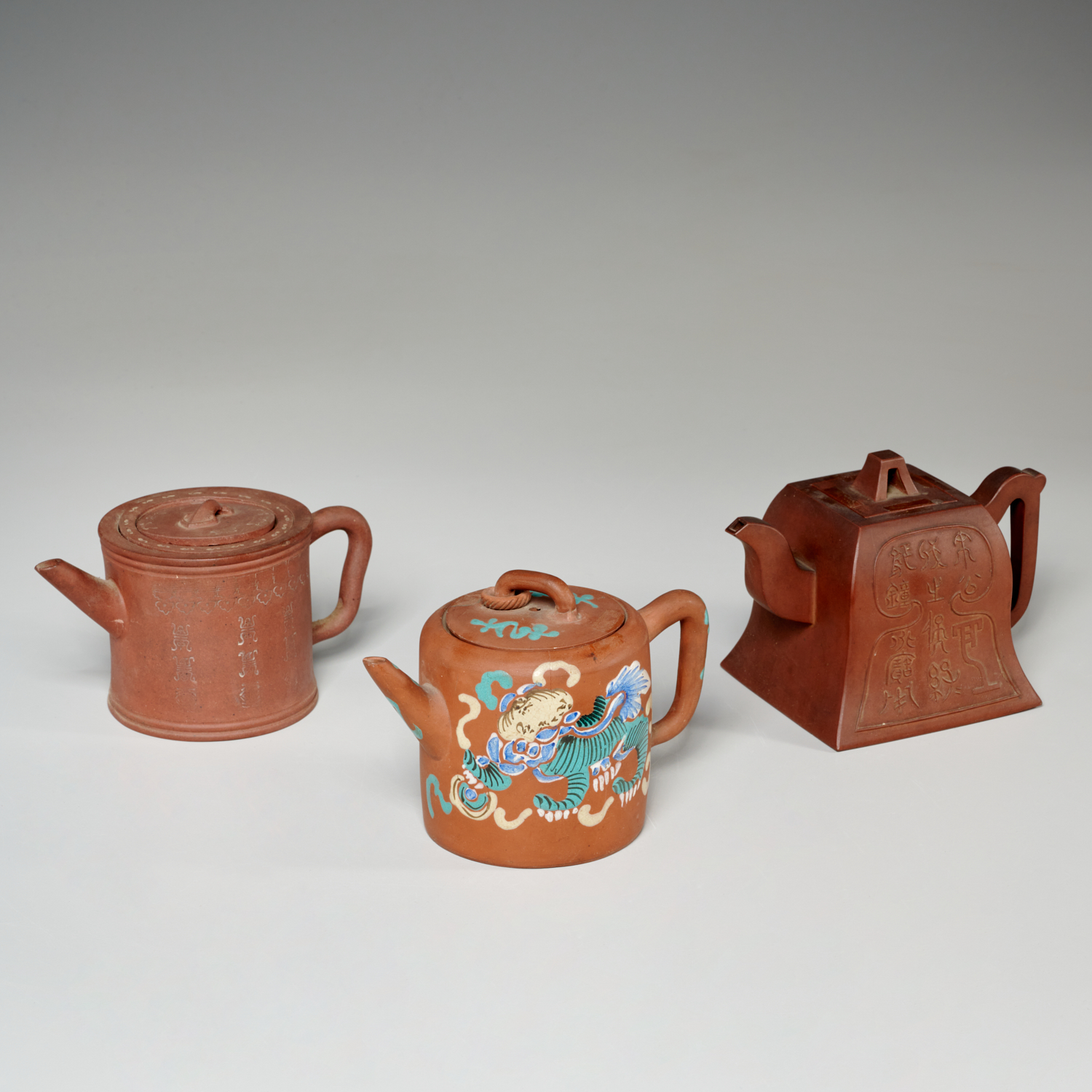  3 CHINESE YIXING POTTERY TEAPOTS 3611ae