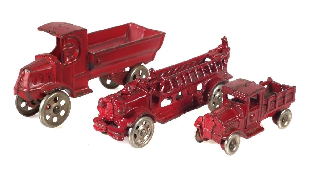  3 ANTIQUE RED CAST IRON TOY TRUCKSLargest 3648f4