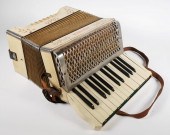 HOHNER ACCORDIONEarly to mid 20th Century