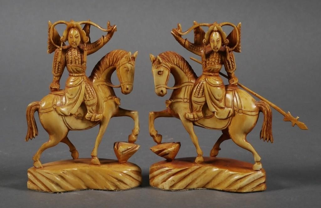 ANTIQUE IVORY PAIR OF KNIGHT CHESS 36633c