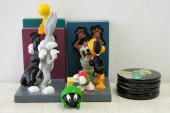LOONEY TUNES CHARACTERS BOOKEND & COASTERSLooney