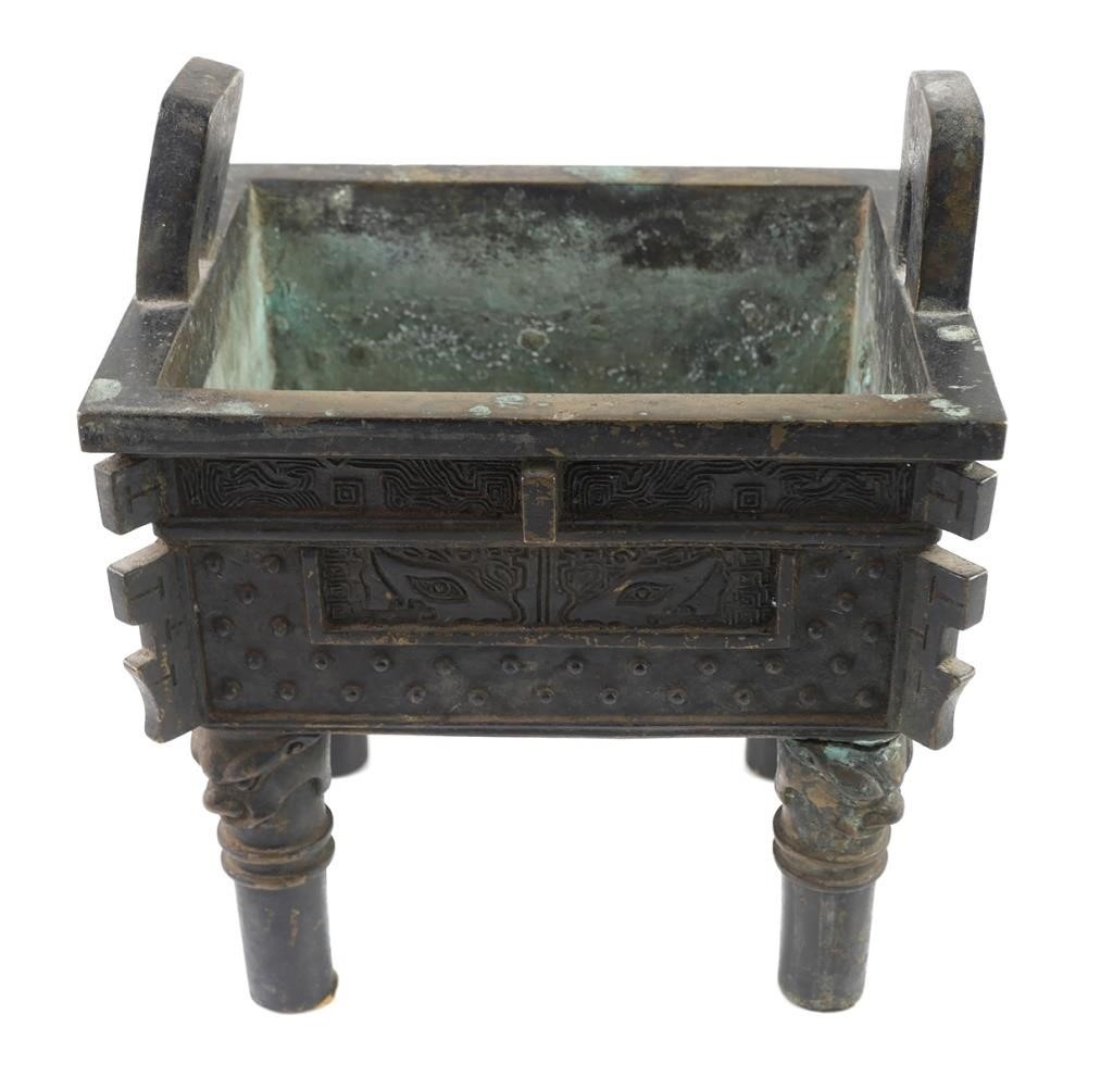 ARCHAISTIC CHINESE BRONZE DING 365f6e