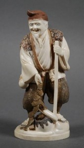 CARVED CHINESE IVORY FIGURE OF 3660b8