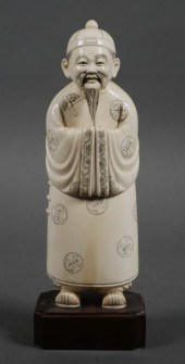 CARVED CHINESE IVORY FIGURE OF 3660b9