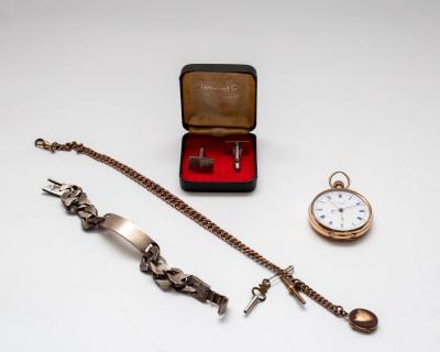 A 9ct gold open faced pocket watch  36b89f