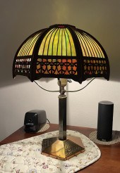 BRADLEY & HUBBARD SLAG GLASS LAMP: Octagonal
