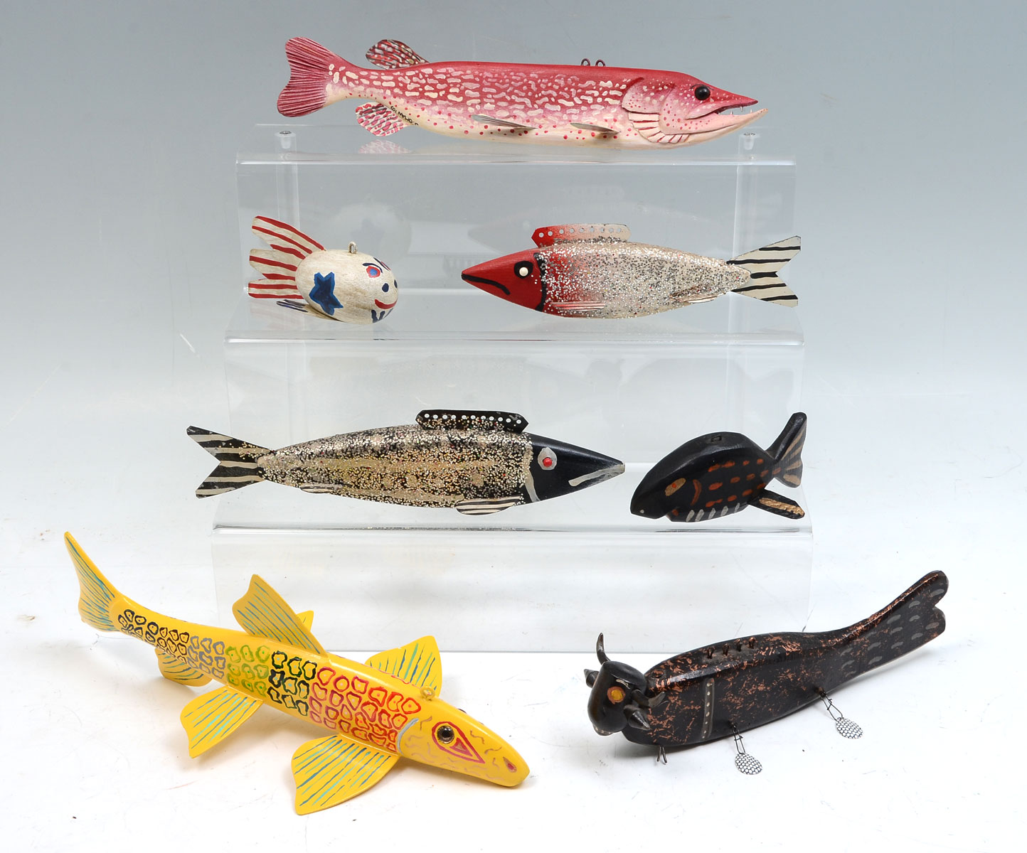 SEVEN HAND CARVED AND PAINTED FISH 36c3b5
