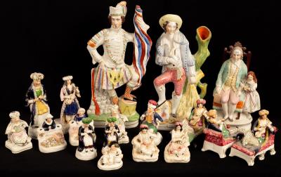 A group of Staffordshire porcelain 36c577