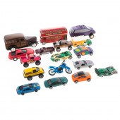 LARGE LOT OF ASSORTED DIE CAST VEHICLES