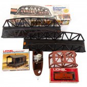 ASSORTED TRAINS ACCESSORIES & CARS Includes