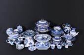 LARGE COLLECTION OF BLUE & WHITE CHINA: