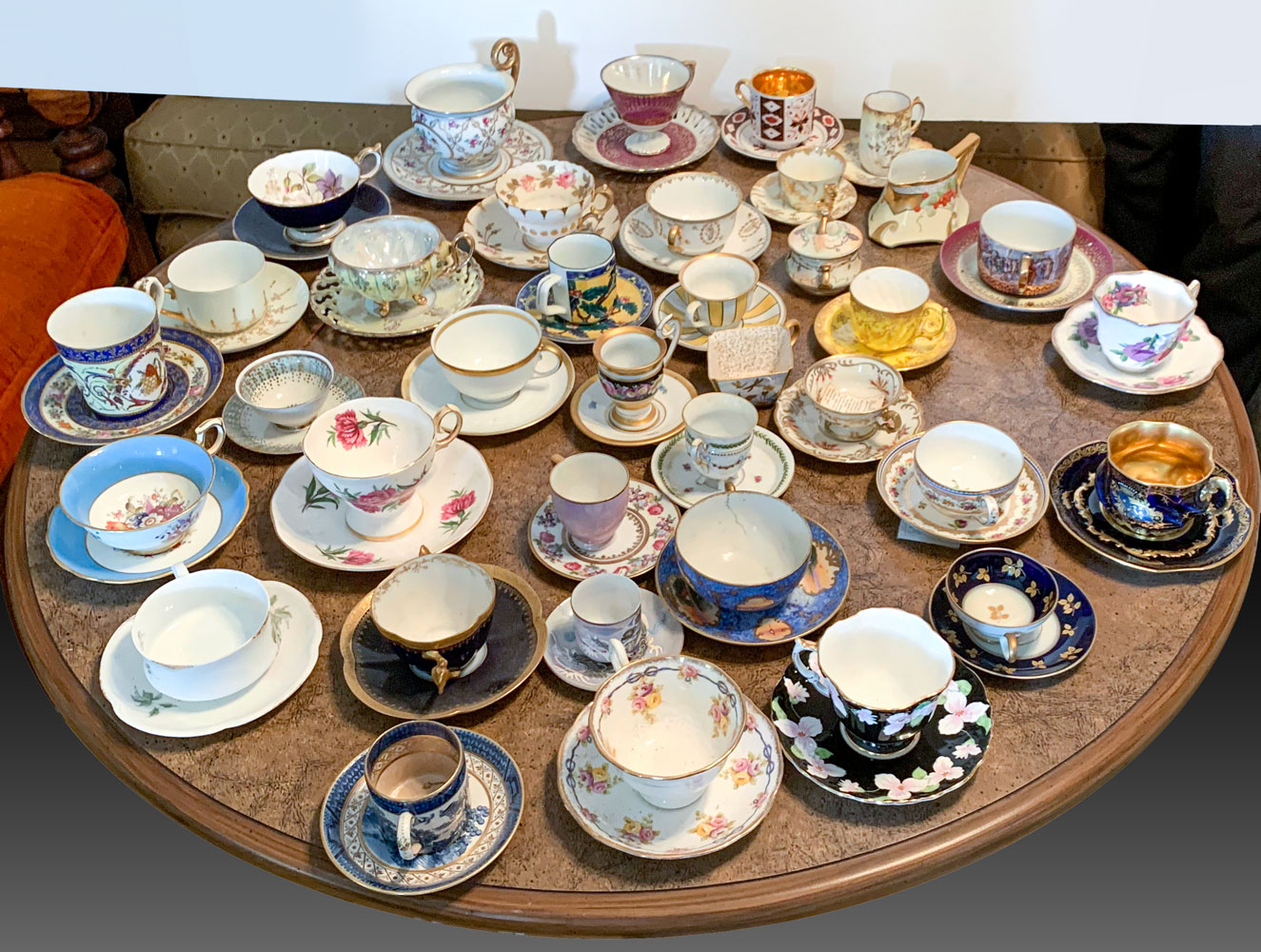 LARGE COLLECTION OF UNUSUAL CUPS & SAUCERS:
