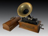 EDISON HOME WIND UP PHONOGRAPH WITH