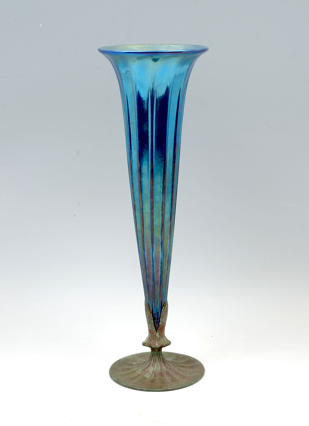 ART GLASS VASE Iridescent blue 36d2cd