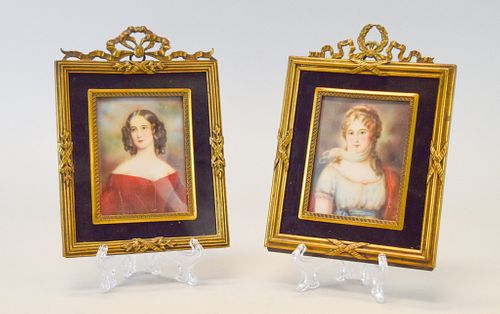 PAIR OF HAND PAINTED MINIATURE 37069a