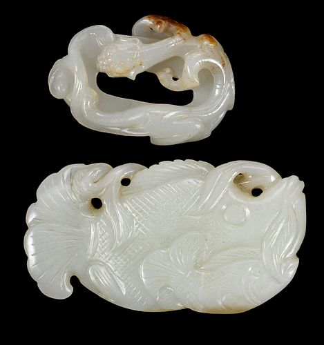 TWO CHINESE CARVED JADE TOGGLES  3709de