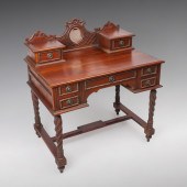 WALNUT CARVED DESK Early carved 36f8a2