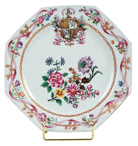 CHINESE EXPORT ARMORIAL PORCELAIN 372a5b