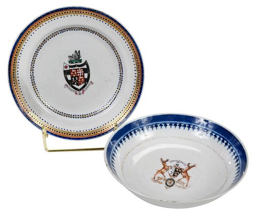 CHINESE EXPORT ARMORIAL PORCELAIN 372a6b