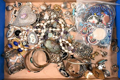 TRAY LOT TO INCLUDE MOSTLY SILVER 375c03