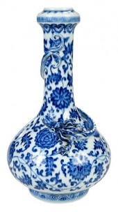 CHINESE BLUE AND WHITE VASEof bottle