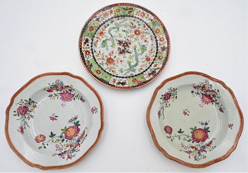 THREE CHINESE PORCELAIN PLATES 378443