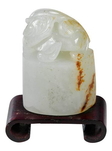 CHINESE CARVED JADE LION FIGUREpale 3766a5