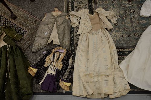 FIVE PIECE GROUP OF VICTORIAN CLOTHING 37a027