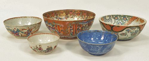 GROUP OF FIVE CHINESE PORCELAIN 37b097