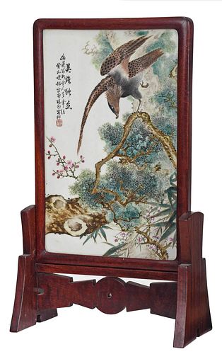CHINESE CARVED ROSEWOOD AND PORCELAIN 37931b