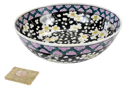 CHINESE FAMILLE NOIRE BOWL AND 379a14