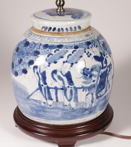 CHINESE BLUE AND WHITE PORCELAIN 37c19b