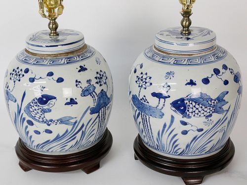PAIR OF BLUE AND WHITE CANTON STYLE 37ecaf