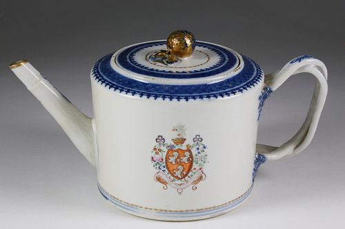 CHINESE EXPORT ARMORIAL PORCELAIN 37dff5