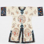 20TH C. CHINESE EMBROIDERED SILK ROBE20th