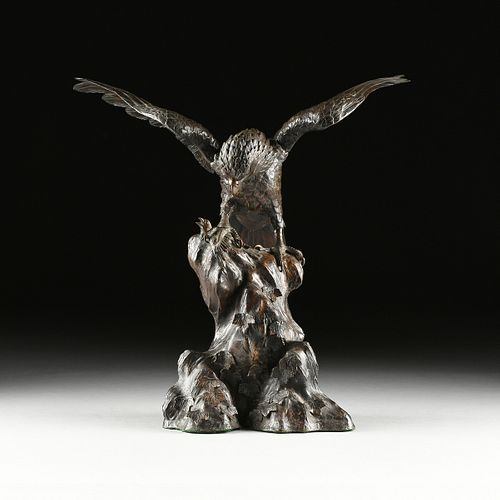 A JAPANESE PATINATED BRONZE FIGURE 3813d2