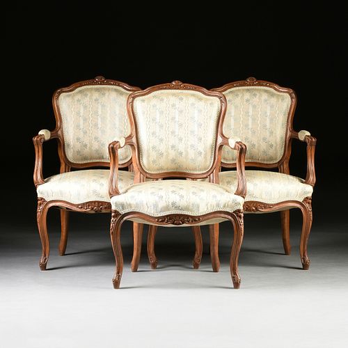 A SET OF THREE LOUIS XV STYLE UPHOLSTERED 38193c
