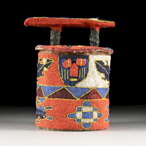 AN AFRICAN BEADED BOX WITH LID  381b3b