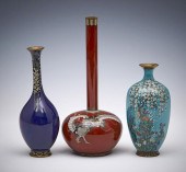 GROUPING OF THREE JAPANESE CLOISONNE 38229e