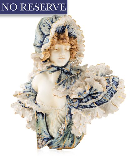 A PORCELAIN BUST OF YOUNG MAIDEN  38048c