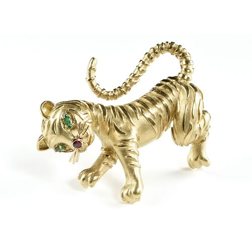 A FRENCH 18K YELLOW GOLD EMERALD  380c29