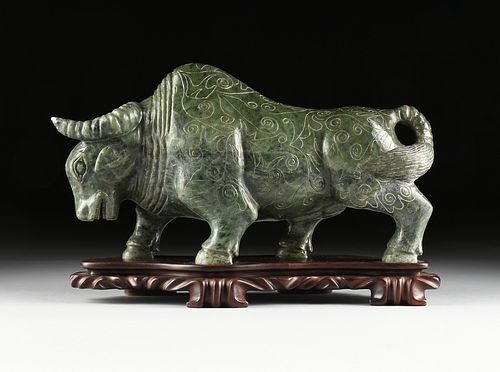 A LARGE CHINESE CARVED DARK GREEN 380eff
